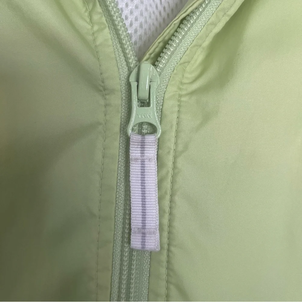 Light Green and Beige Columbia Packable Full Zip Windbreaker Jacket Size S